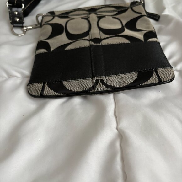 Coach Signature Canvas Logo Black Crossbody Bag Purse EUC - Picture 6 of 6